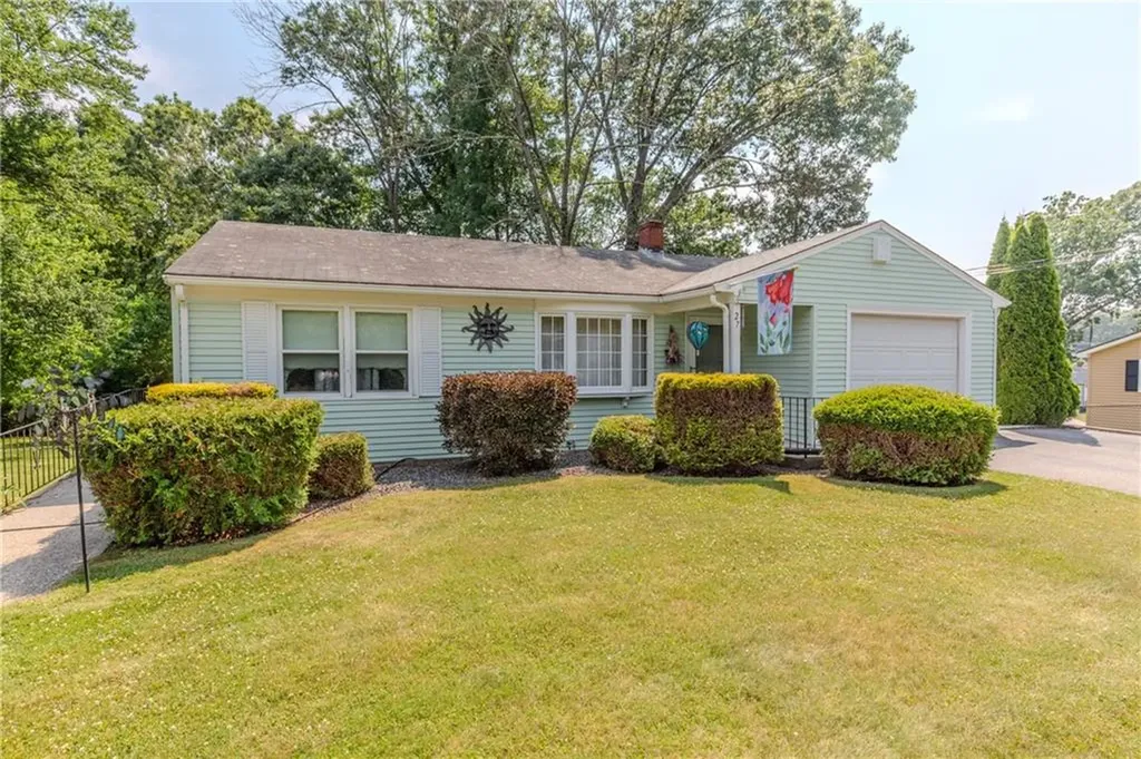 27 Bear Hill Road Cumberland RI 02864