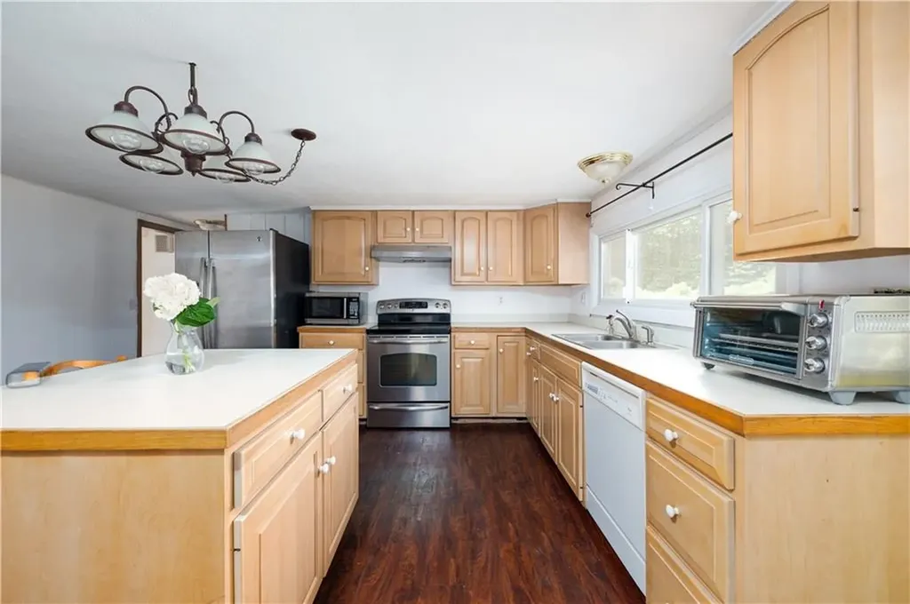 95 Angell Road Lincoln RI 02865