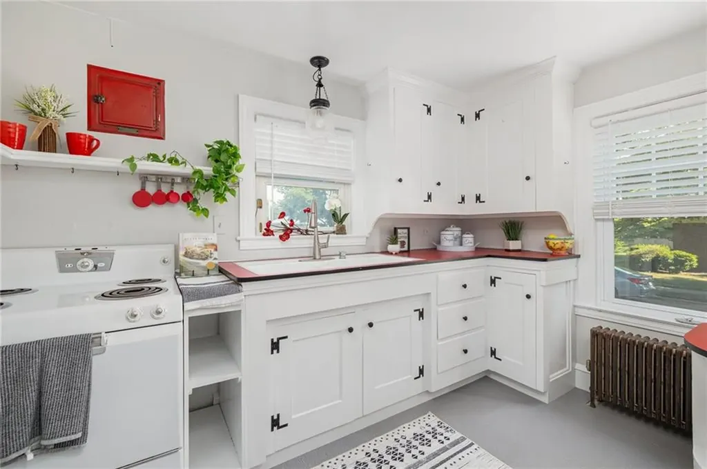 60 Elmcroft Avenue Providence RI 02908