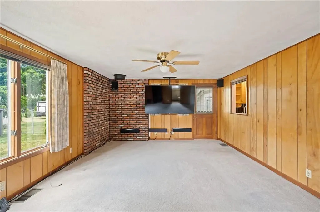 44 Julian Road Warwick RI 02889