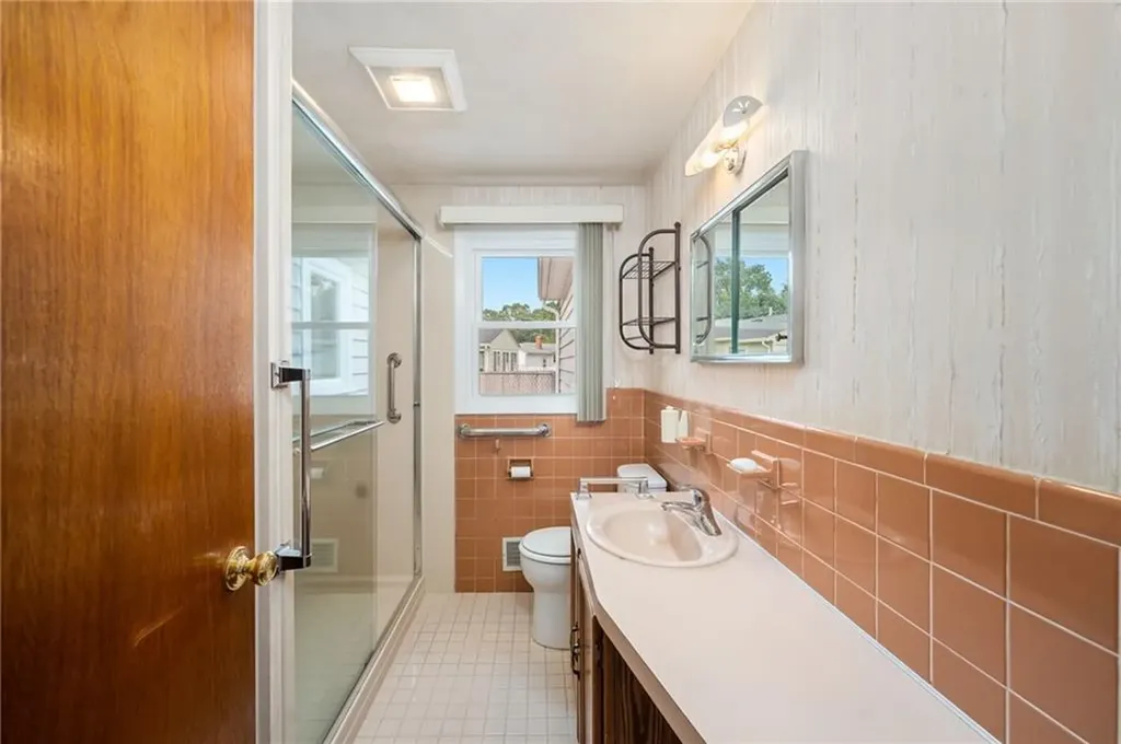 44 Julian Road Warwick RI 02889