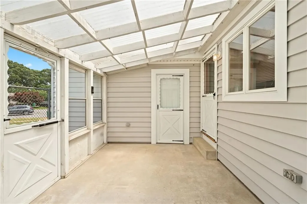 44 Julian Road Warwick RI 02889