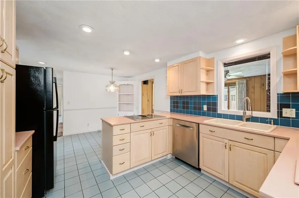 44 Julian Road Warwick RI 02889