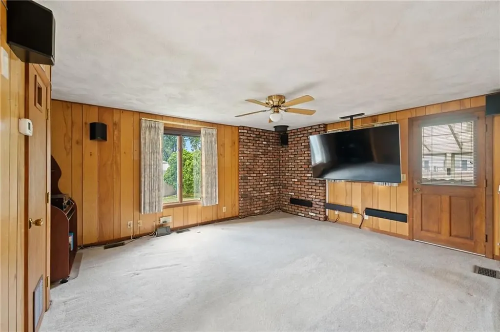 44 Julian Road Warwick RI 02889
