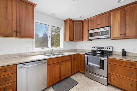 14 Holmested Court Jamestown RI 02835