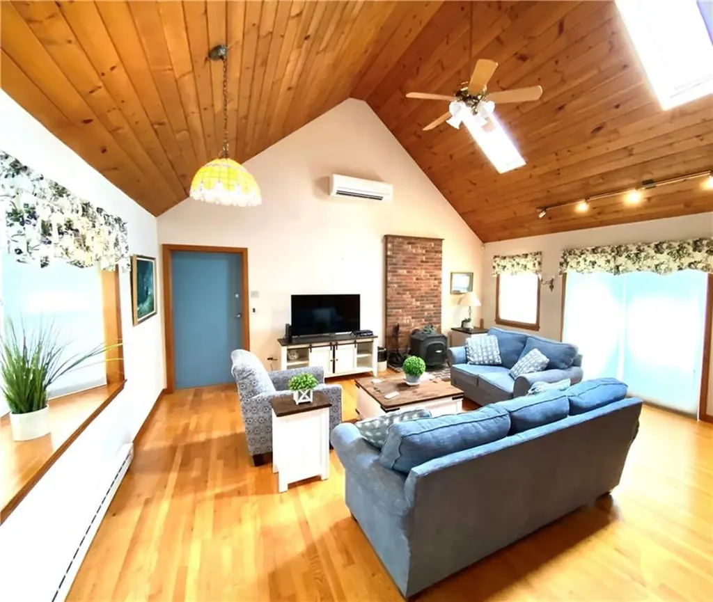 2 Sundale Way Charlestown RI 02813