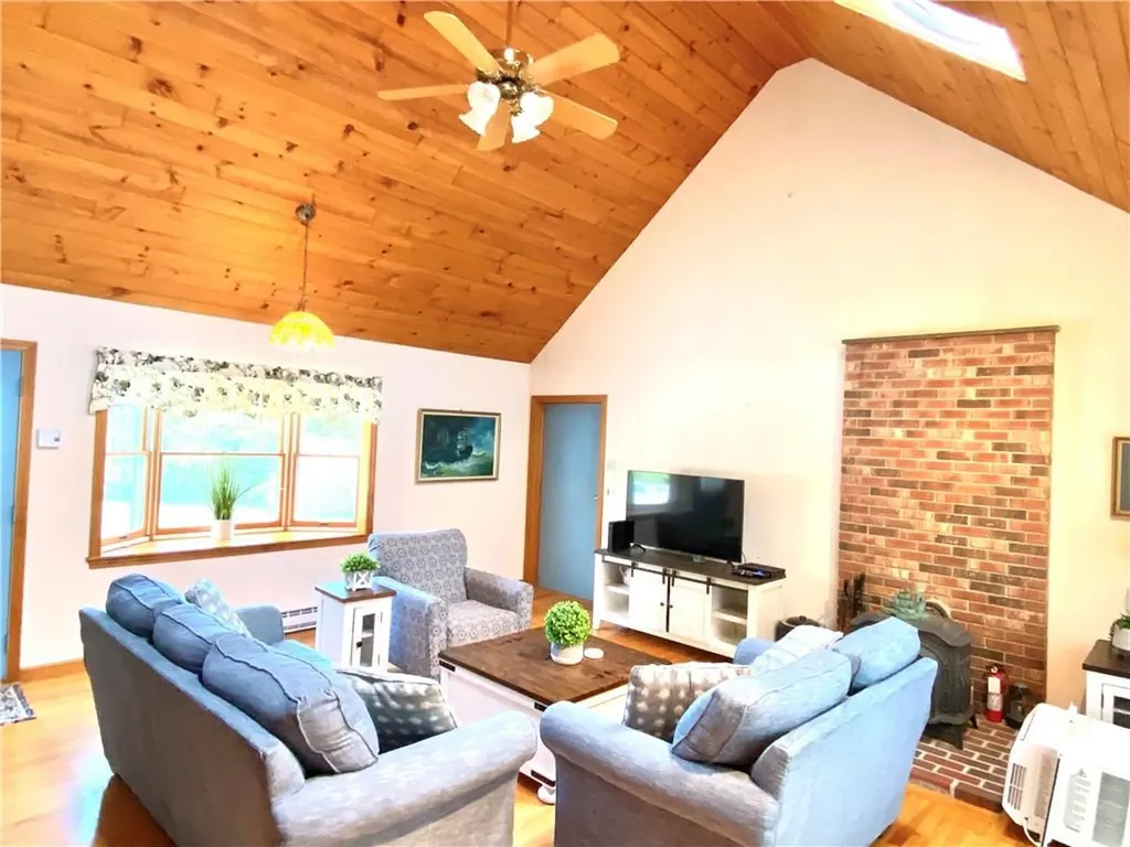 2 Sundale Way Charlestown RI 02813