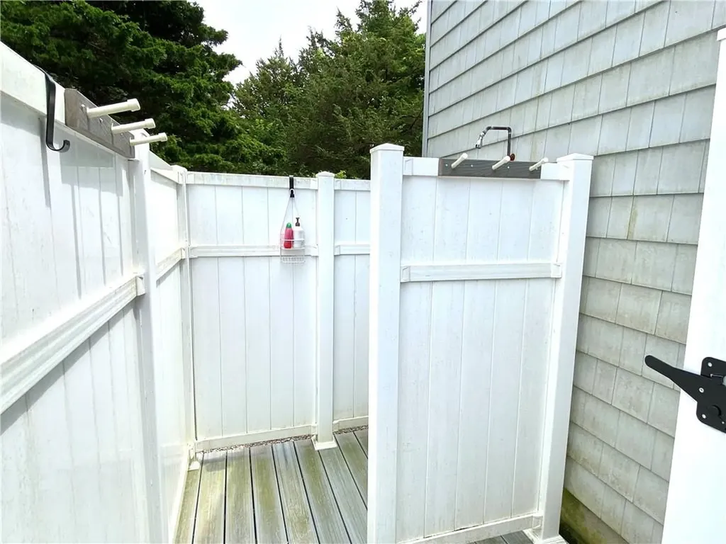 2 Sundale Way Charlestown RI 02813