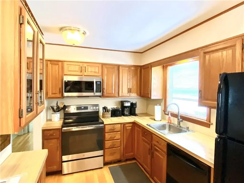 2 Sundale Way Charlestown RI 02813