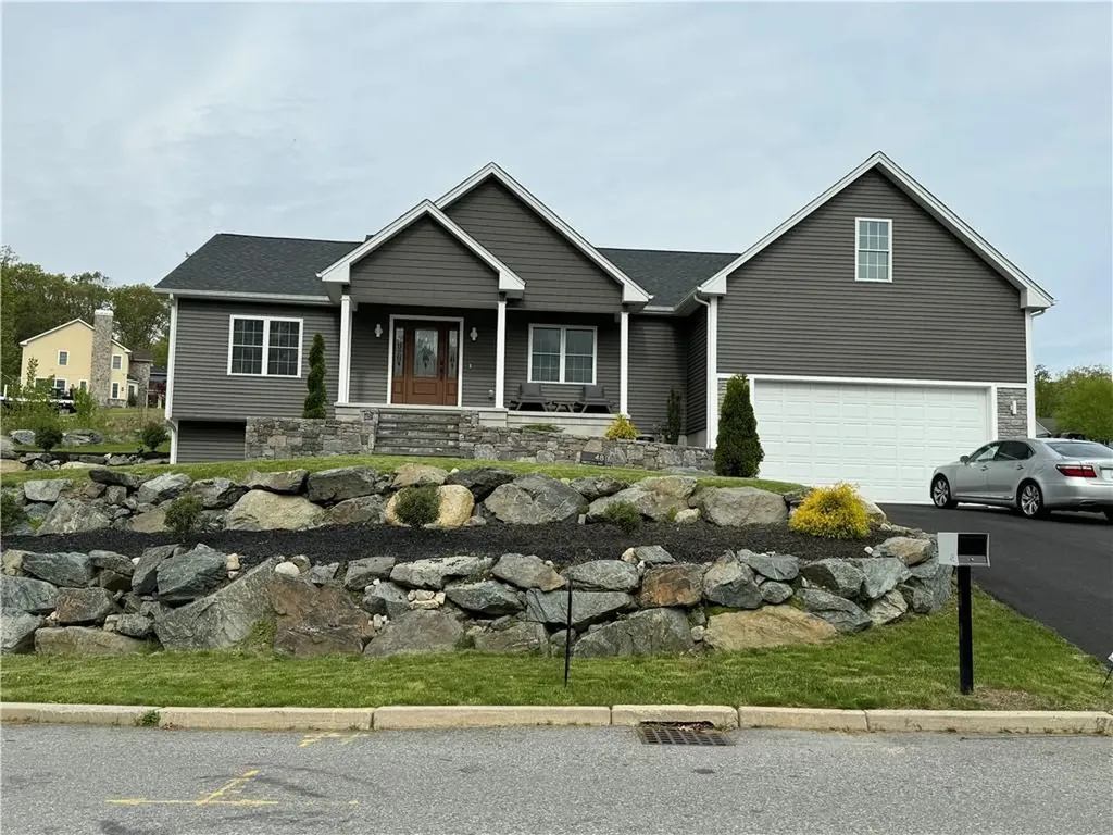 48 Abatecola Way Johnston RI 02919