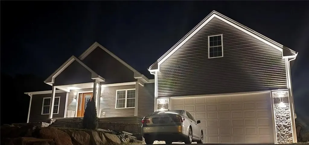 48 Abatecola Way Johnston RI 02919