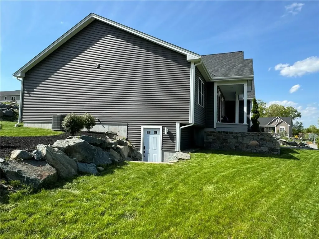 48 Abatecola Way Johnston RI 02919