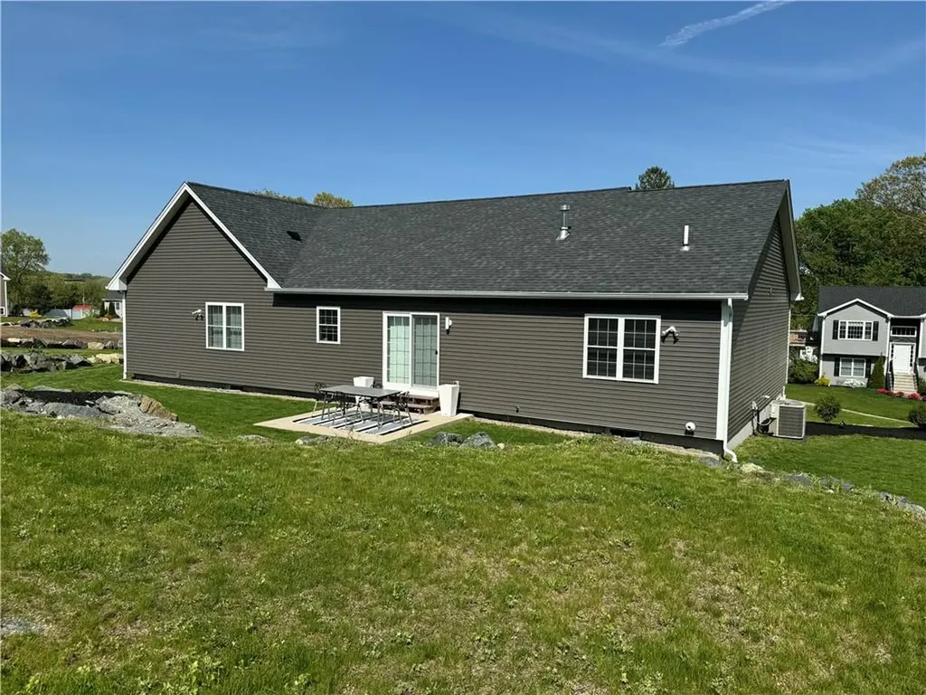48 Abatecola Way Johnston RI 02919
