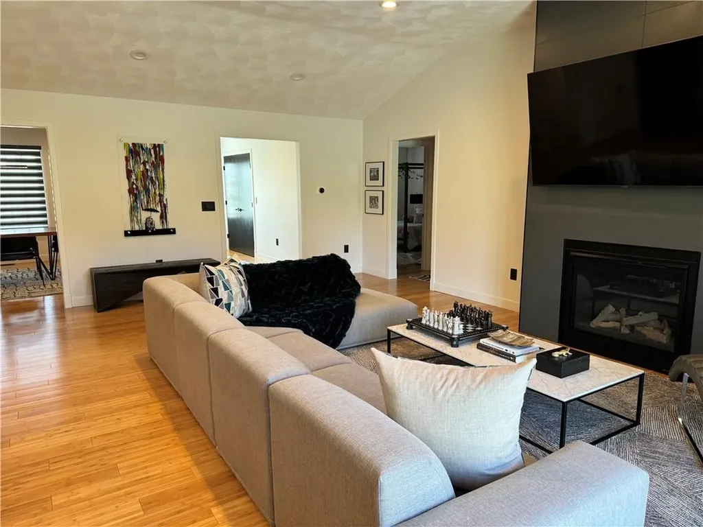48 Abatecola Way Johnston RI 02919