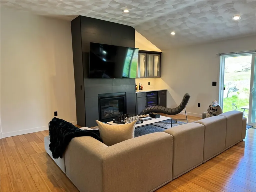 48 Abatecola Way Johnston RI 02919