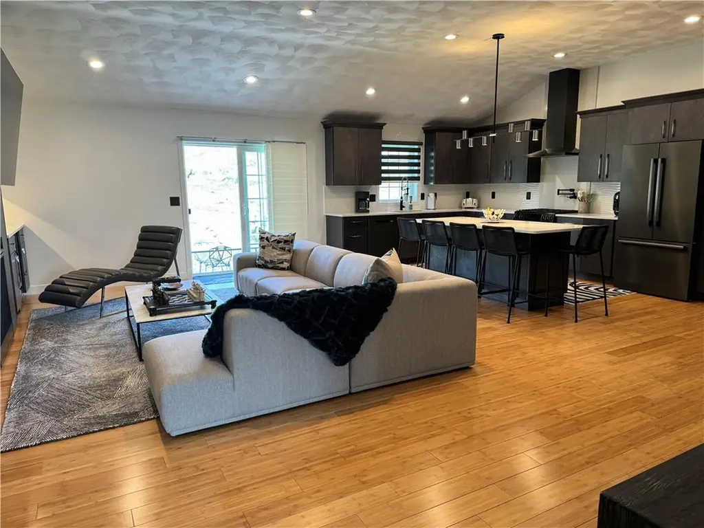 48 Abatecola Way Johnston RI 02919