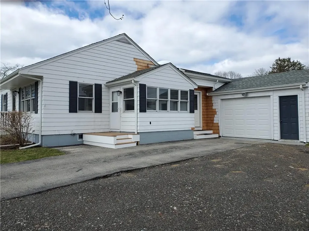 8 Gladding Street Bristol RI 02809