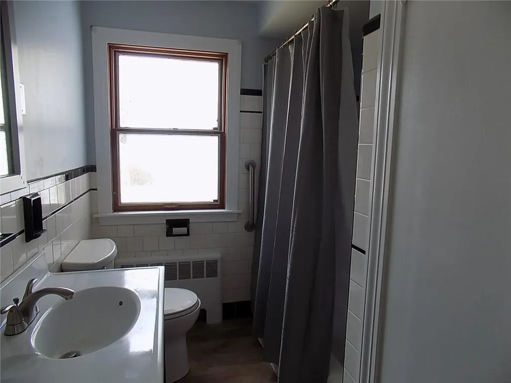 8 Gladding Street Bristol RI 02809