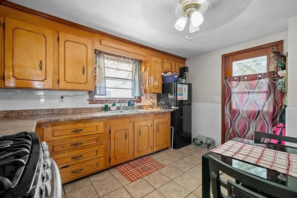 29 Peerless Street Cranston RI 02910