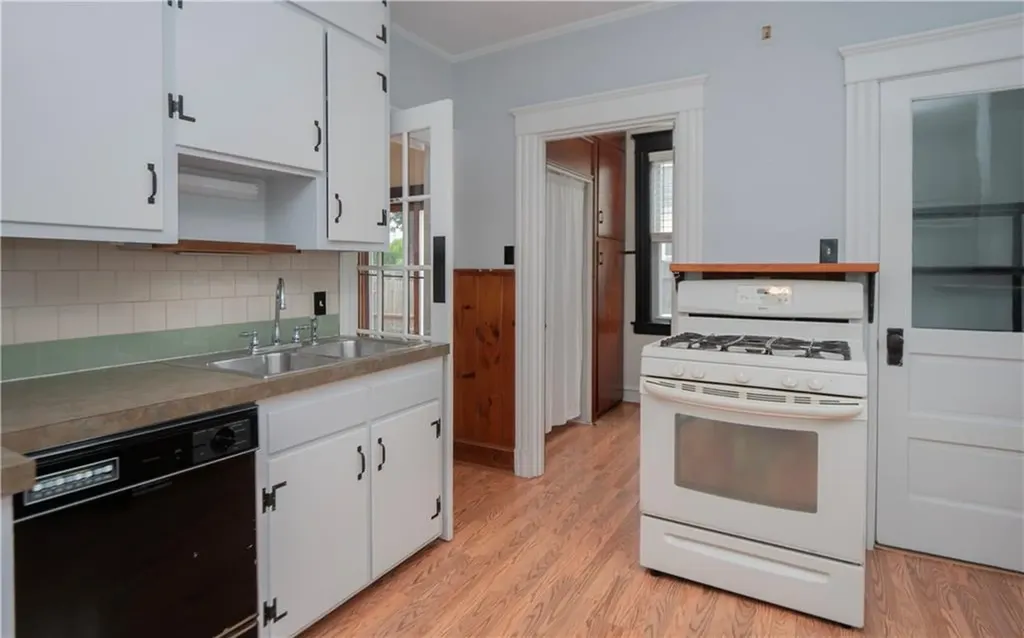 3 Bush Street Newport RI 02840