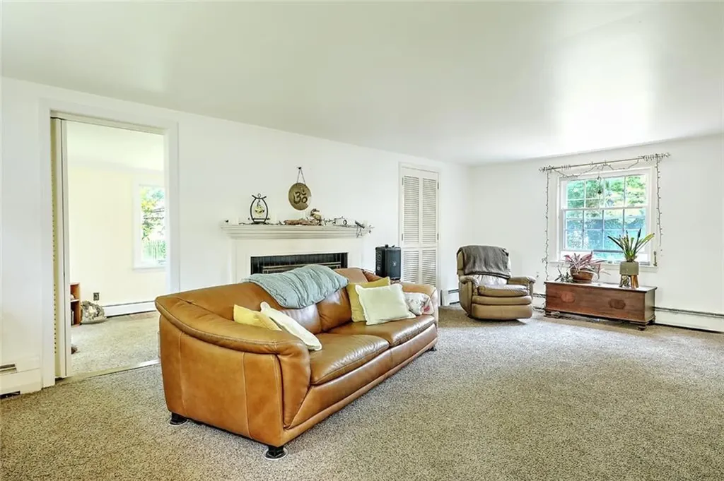 30 Anchorage Way Barrington RI 02806
