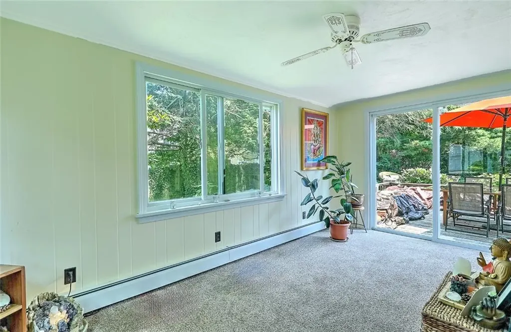 30 Anchorage Way Barrington RI 02806