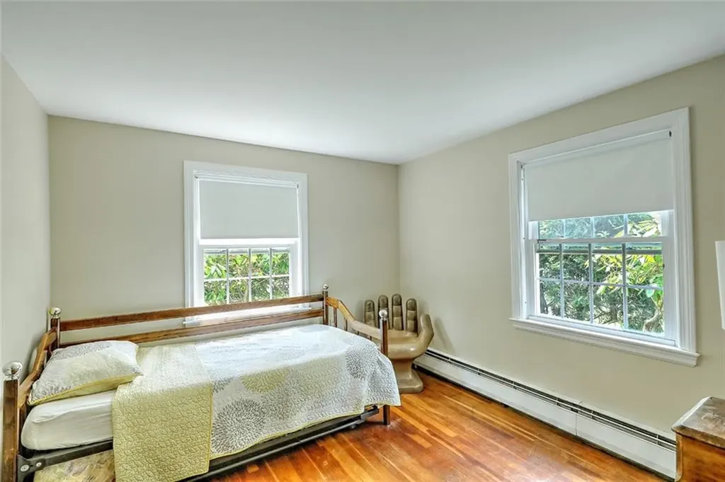 30 Anchorage Way Barrington RI 02806