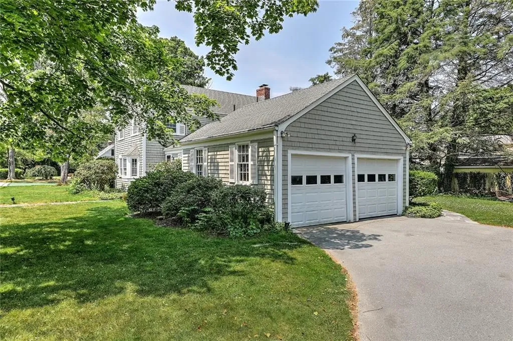 30 Anchorage Way Barrington RI 02806