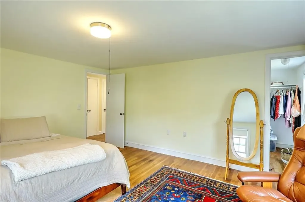 30 Anchorage Way Barrington RI 02806