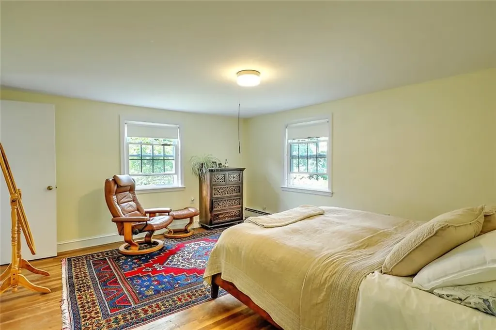 30 Anchorage Way Barrington RI 02806