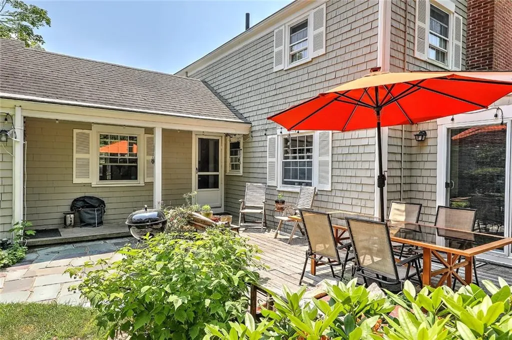 30 Anchorage Way Barrington RI 02806