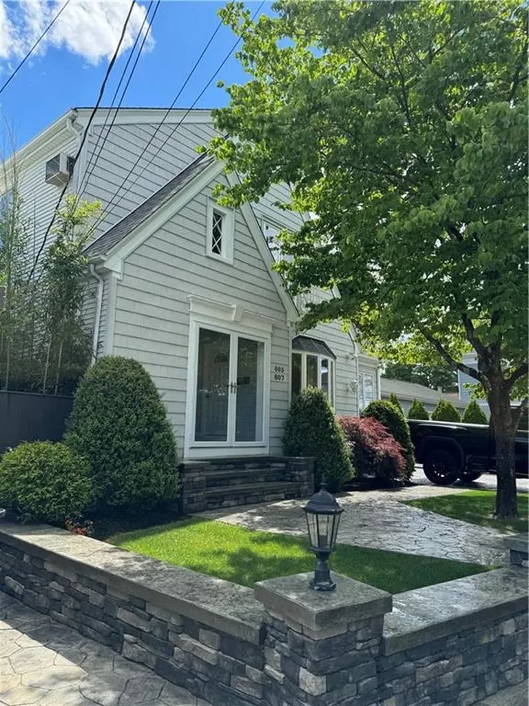 605 607 Armistice Boulevard Pawtucket RI 02861
