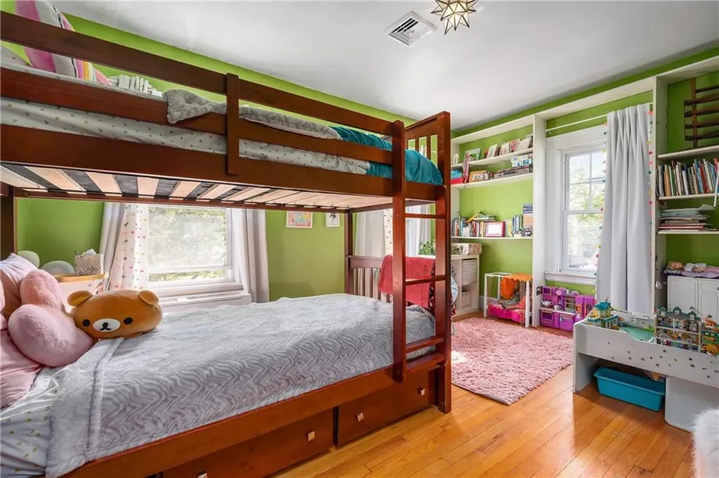 152 Modena Avenue Providence RI 02908