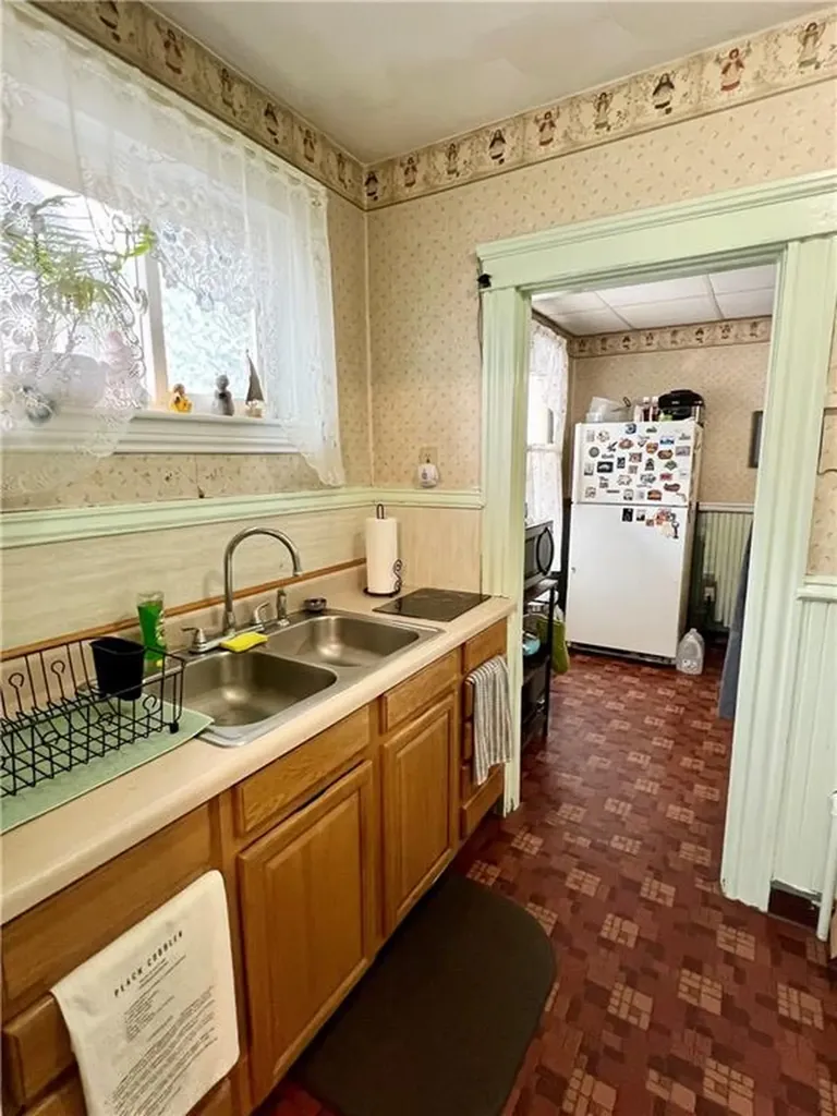 56 Asylum Street Woonsocket RI 02895