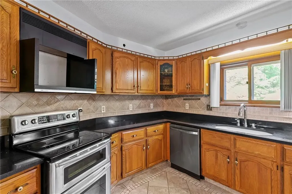 24 Tallyho Road Cumberland RI 02864