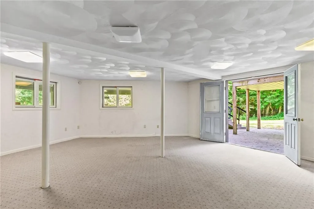 24 Tallyho Road Cumberland RI 02864
