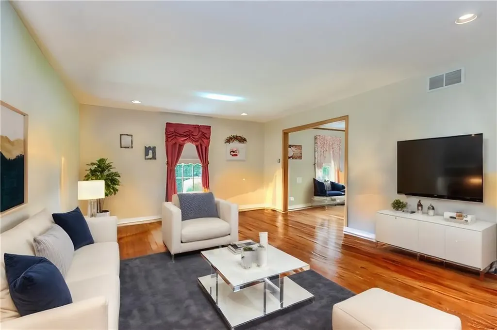 46 South Eagle Nest Drive Lincoln RI 02865