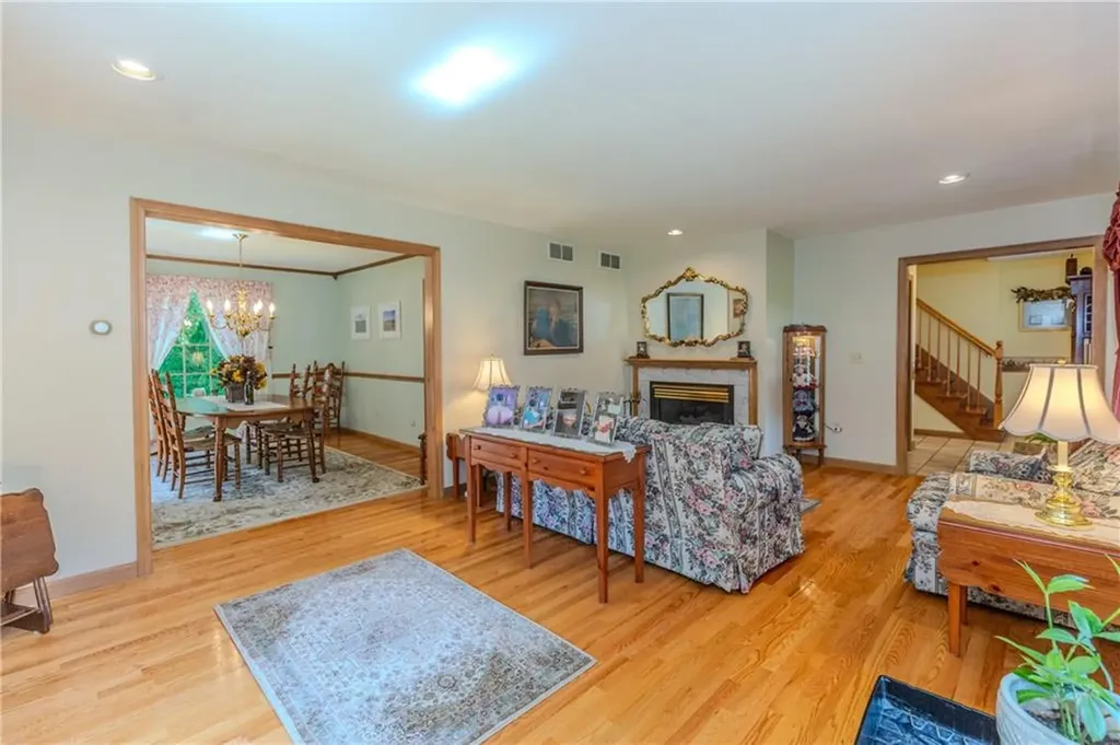 46 South Eagle Nest Drive Lincoln RI 02865