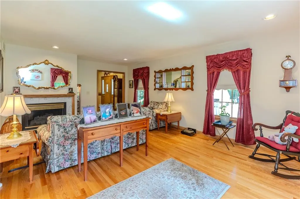 46 South Eagle Nest Drive Lincoln RI 02865