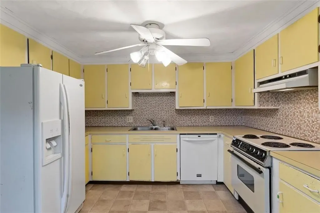 77 Wood Cove Drive Coventry RI 02816