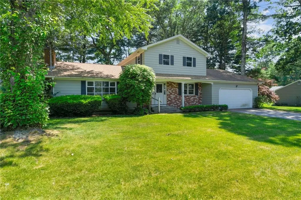 77 Wood Cove Drive Coventry RI 02816