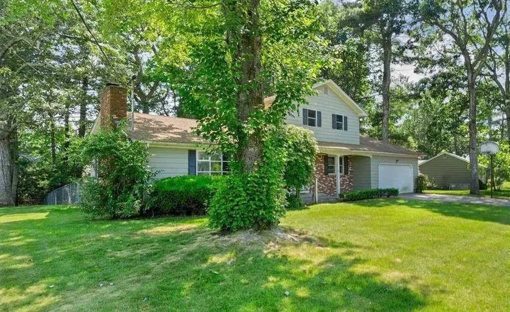 77 Wood Cove Drive Coventry RI 02816