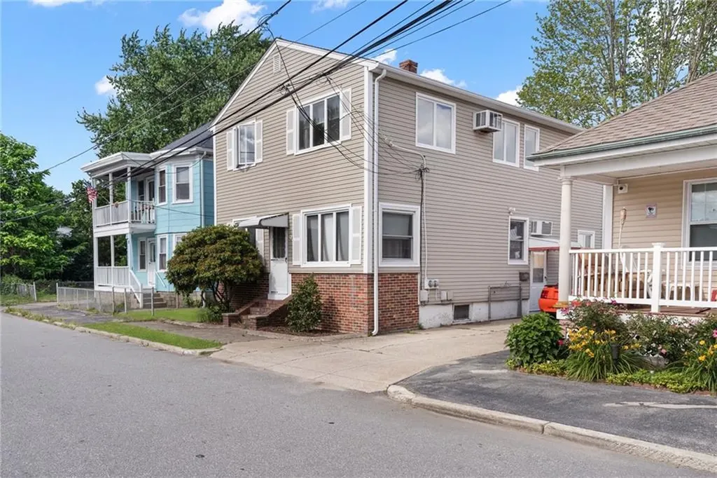9 Adams Street North Providence RI 02904