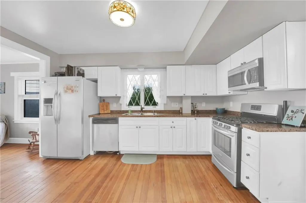 609 6th Avenue Woonsocket RI 02895