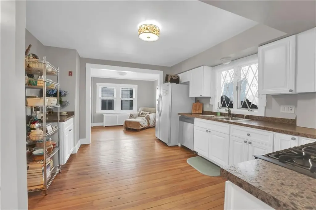 609 6th Avenue Woonsocket RI 02895