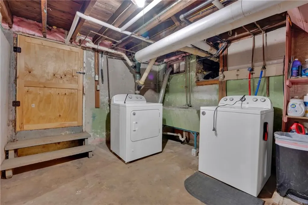 609 6th Avenue Woonsocket RI 02895