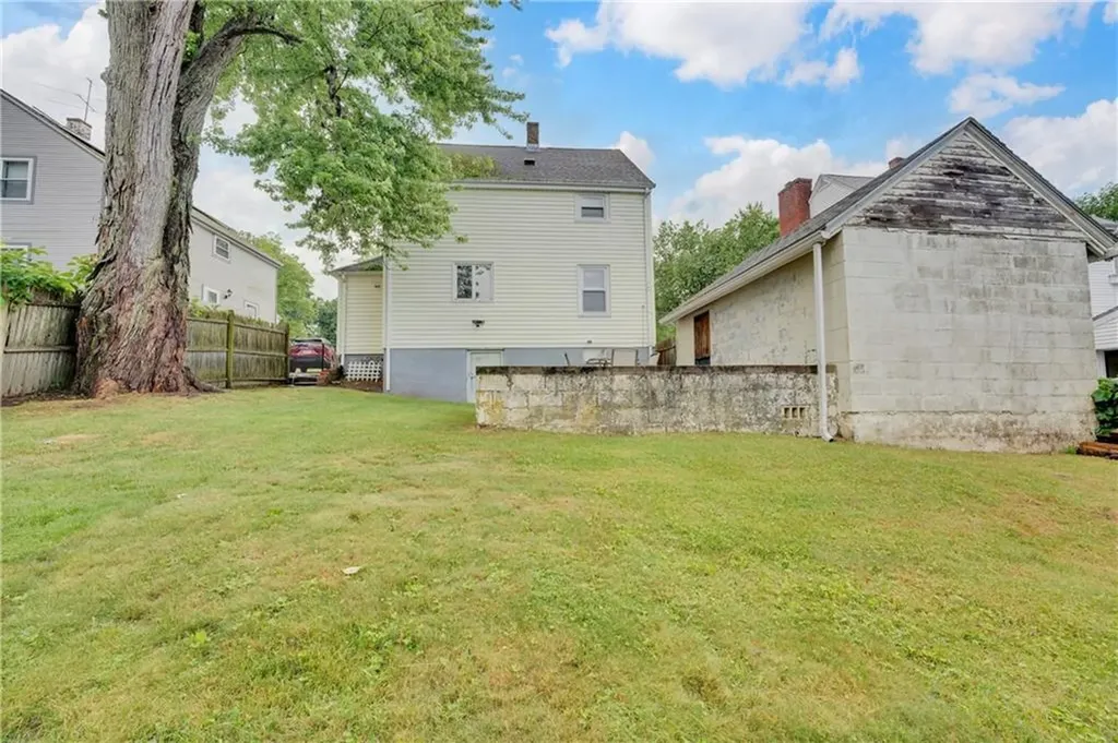 609 6th Avenue Woonsocket RI 02895