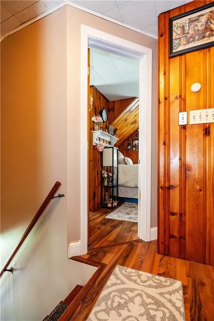 22 Deacon Avenue Warwick RI 02886