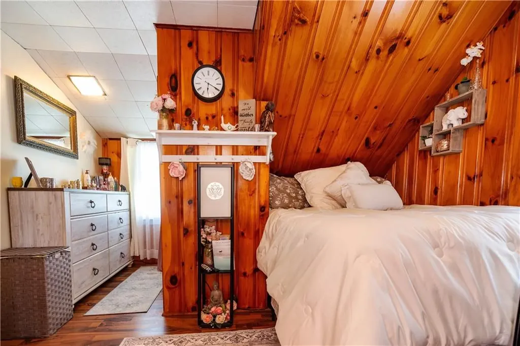 22 Deacon Avenue Warwick RI 02886