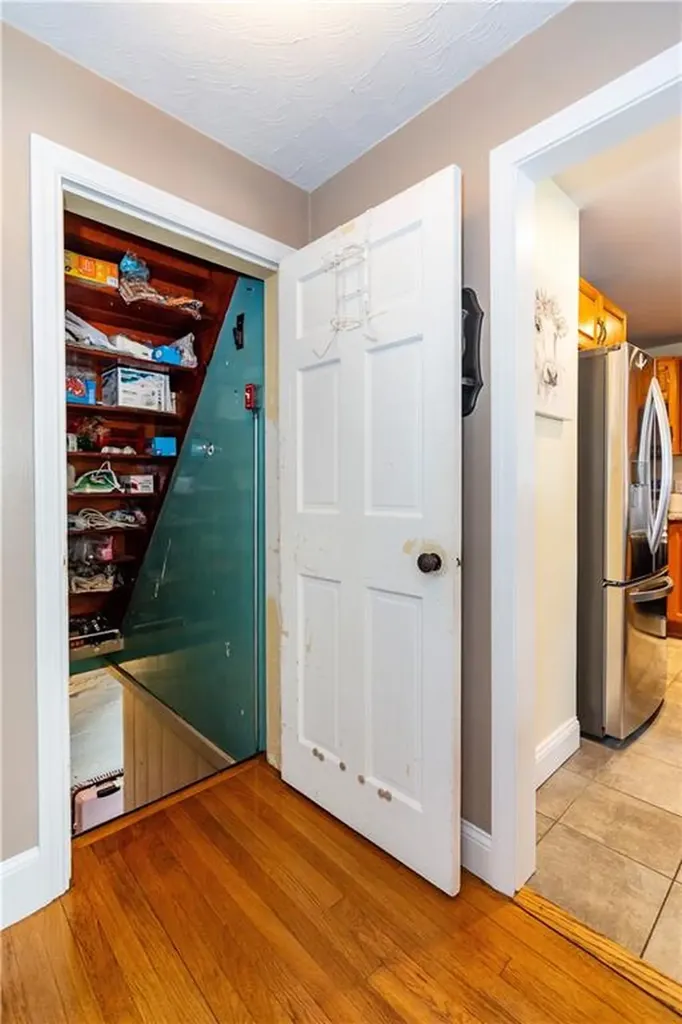 22 Deacon Avenue Warwick RI 02886